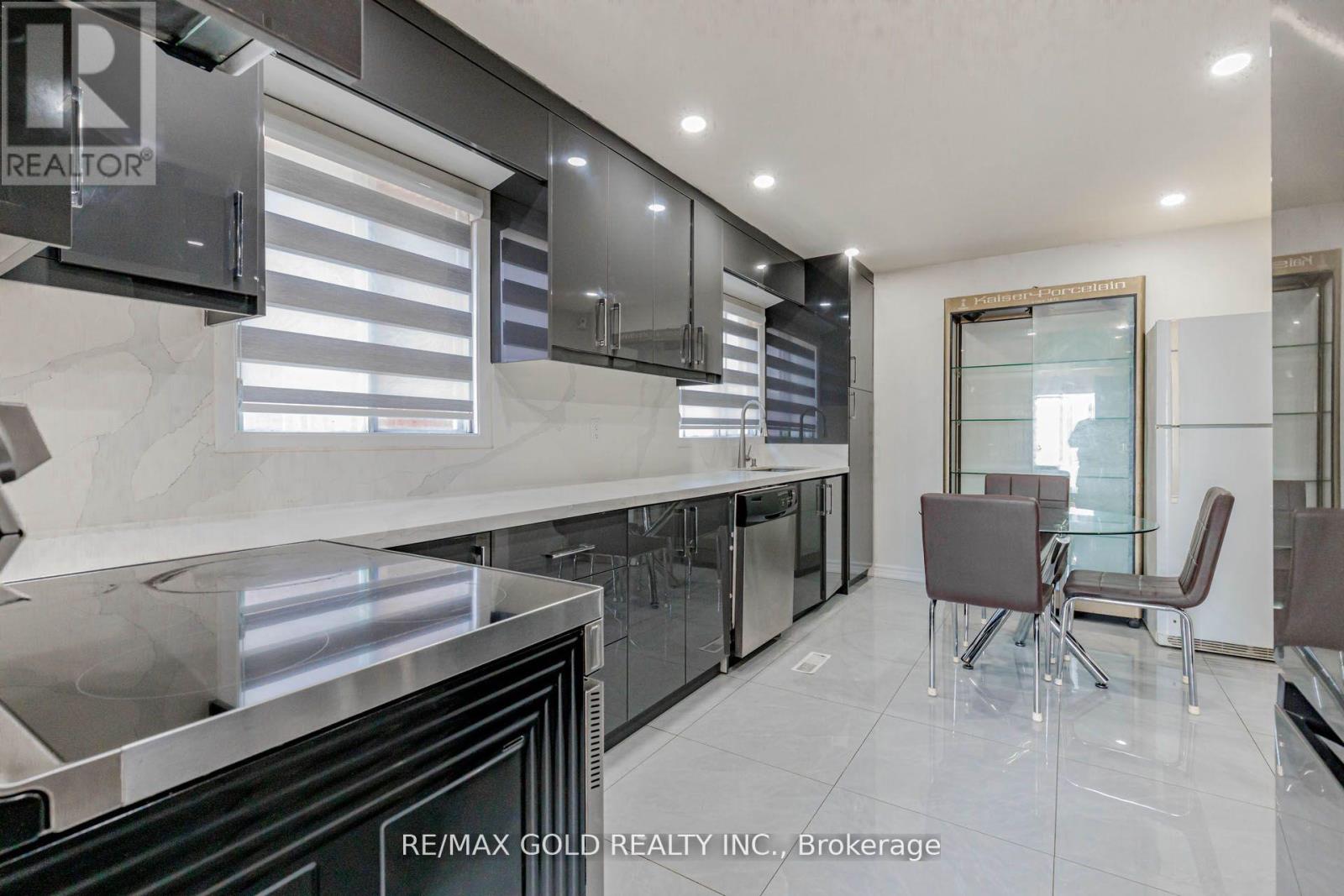 61 Kingknoll Drive, Brampton, Ontario  L6Y 3G6 - Photo 11 - W13058256