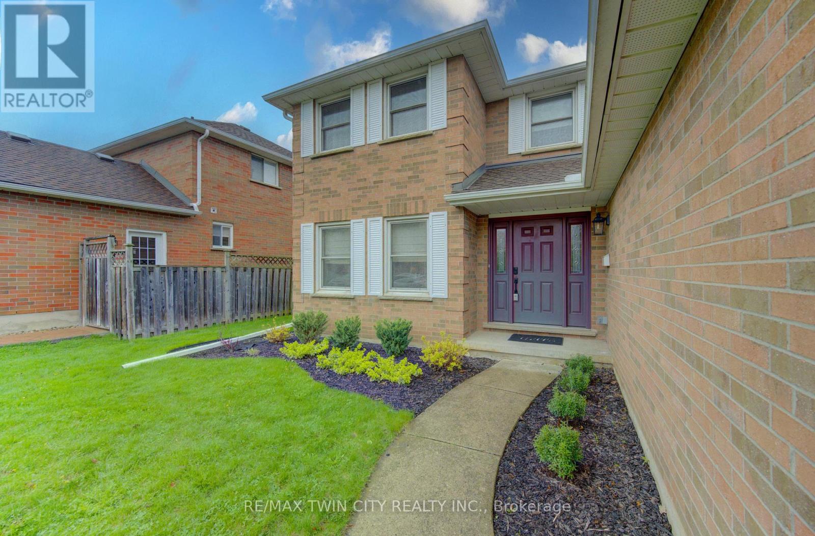 159 Burnett Avenue, Cambridge, Ontario  N1T 1K3 - Photo 2 - X13058156