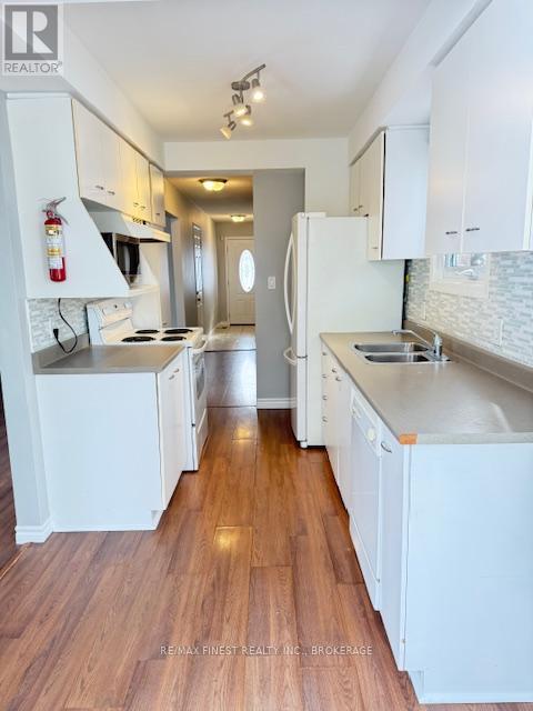 936 Killarney Crescent, Kingston, Ontario  K7M 8E1 - Photo 4 - X12742406