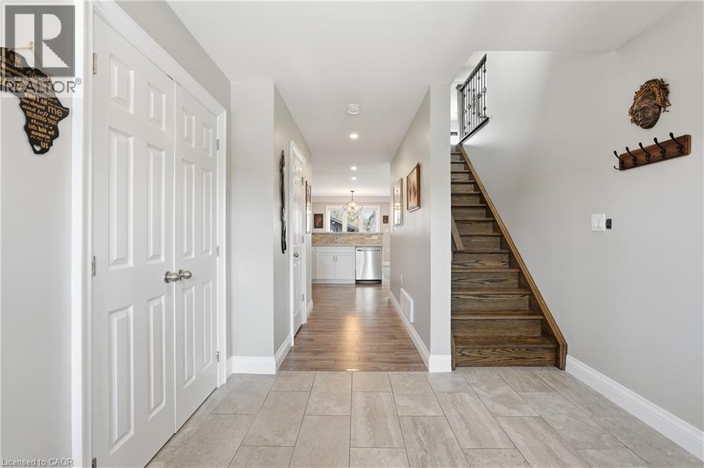 3 Rembe Avenue, Hamilton, Ontario  L8H 7G5 - Photo 5 - 40825217