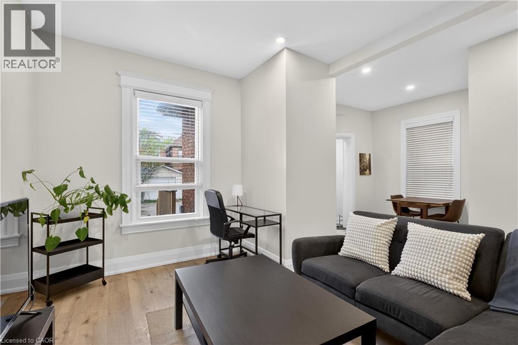 11 Barnesdale Avenue N, Hamilton, Ontario  L8L 6R4 - Photo 4 - 40824641