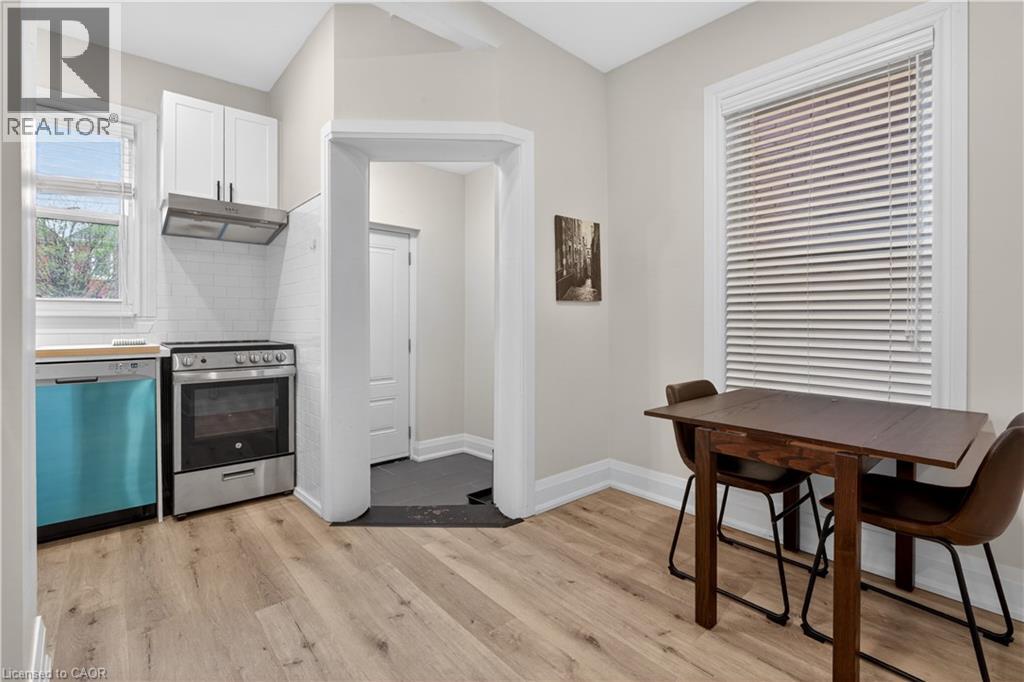 11 Barnesdale Avenue N, Hamilton, Ontario  L8L 6R4 - Photo 10 - 40824624