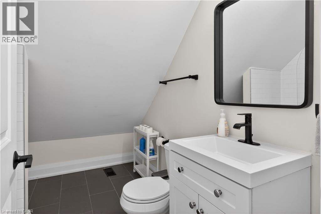 11 Barnesdale Avenue N, Hamilton, Ontario  L8L 6R4 - Photo 39 - 40824624