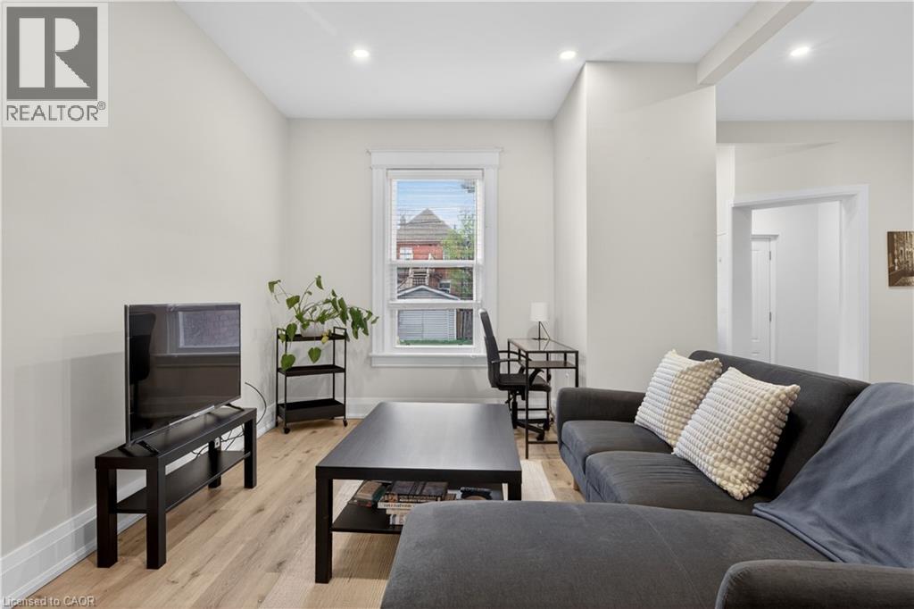 11 Barnesdale Avenue N, Hamilton, Ontario  L8L 6R4 - Photo 7 - 40824624