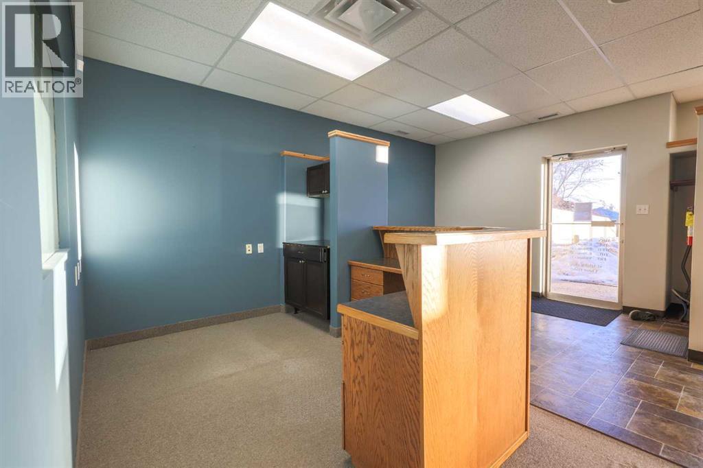 Unit 2, 5204 49 Street, Rocky Mountain House, Alberta  T4T 1T2 - Photo 5 - A2242256