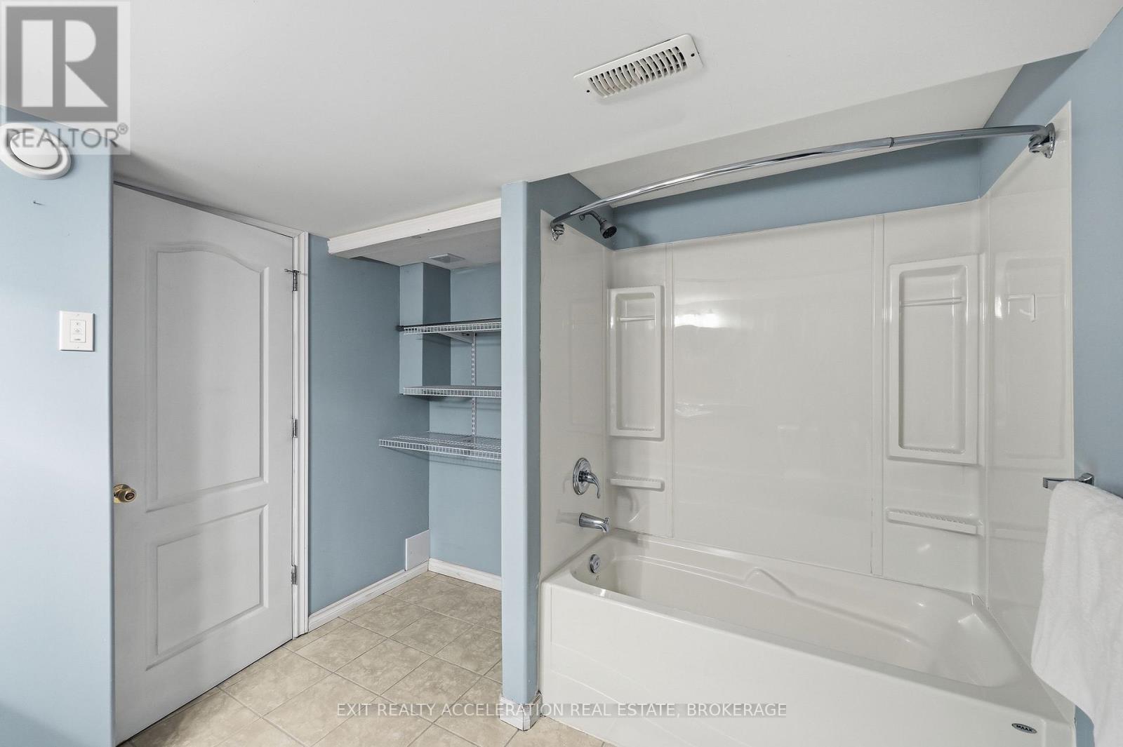 2253 Swanfield Street, Kingston, Ontario  K7M 0A8 - Photo 49 - X13058506