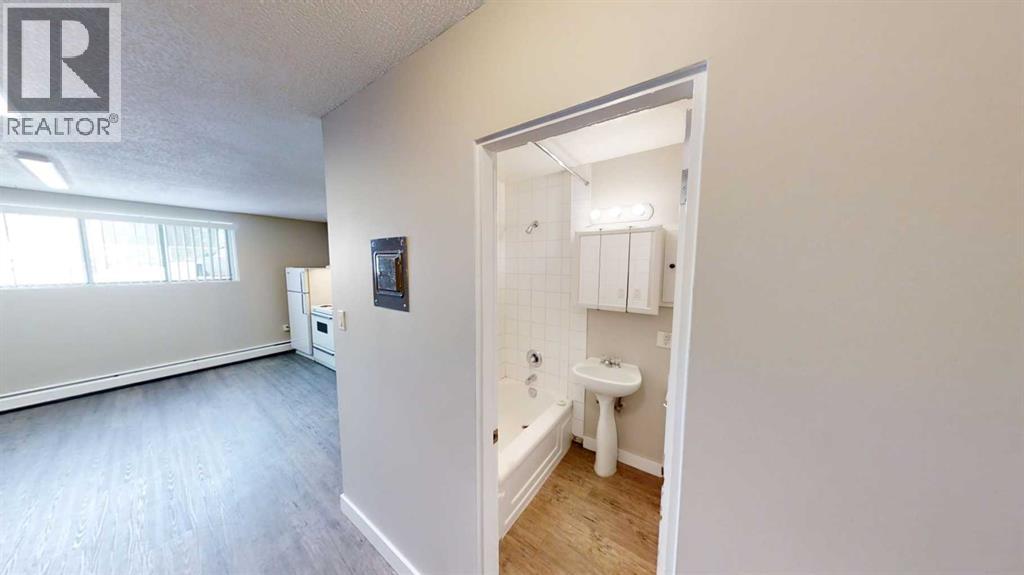 106, 9932 105 Avenue, Grande Prairie, Alberta  T8V 1G9 - Photo 4 - A2274023