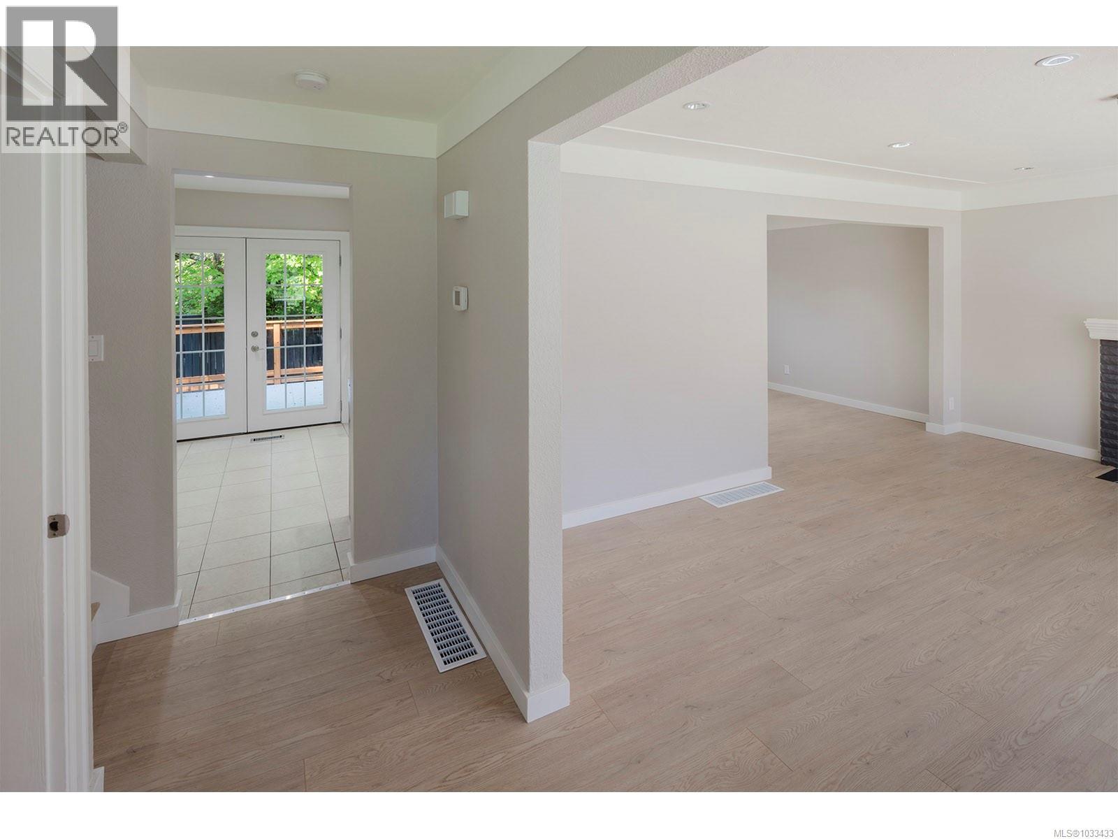 598 Cedarcrest Dr, Colwood, British Columbia  V9C 1M3 - Photo 3 - 1033433