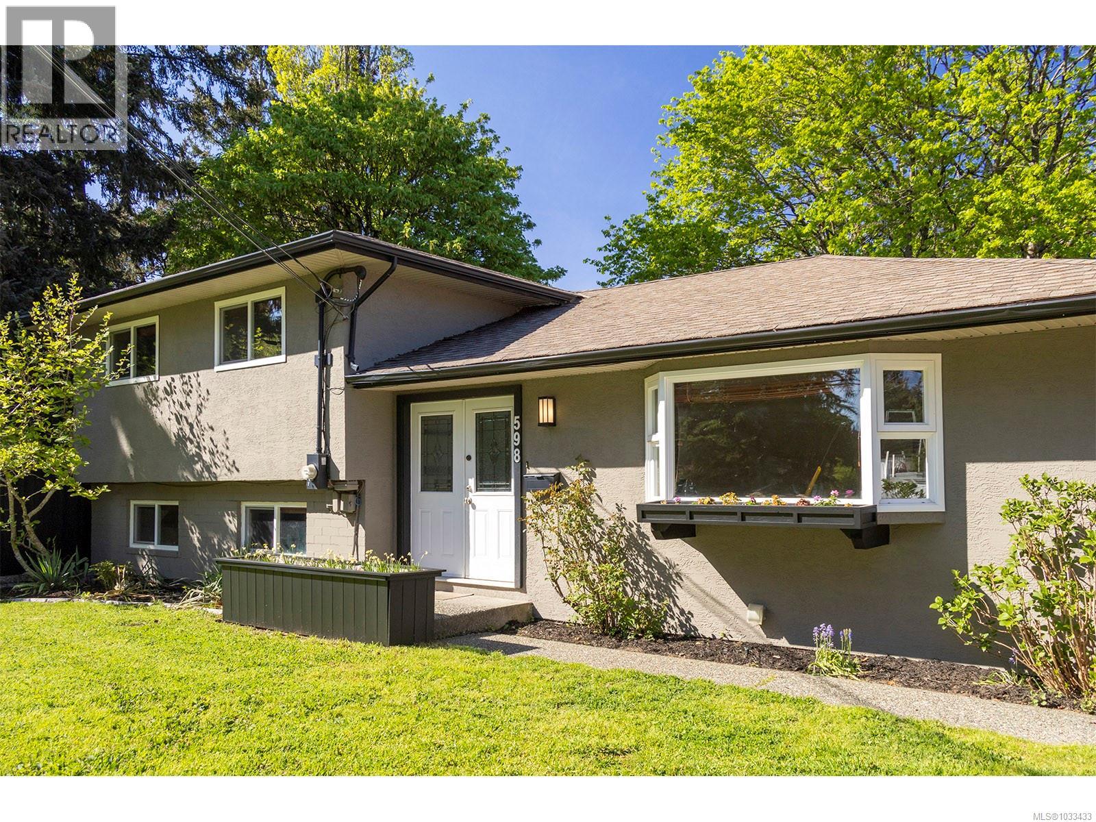 598 Cedarcrest Dr, Colwood, British Columbia  V9C 1M3 - Photo 42 - 1033433