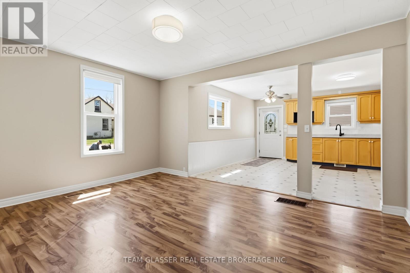 208 Ellor Street, Strathroy-Caradoc, Ontario  N7G 2L3 - Photo 12 - X13058484