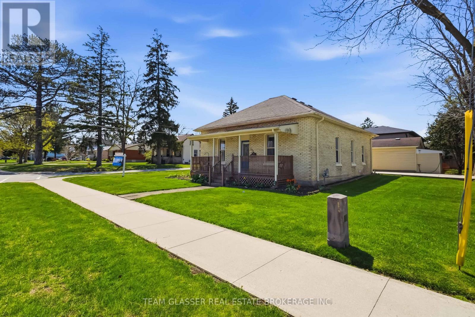 208 Ellor Street, Strathroy-Caradoc, Ontario  N7G 2L3 - Photo 6 - X13058484