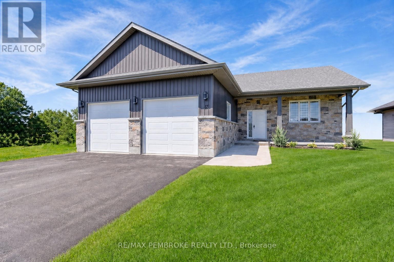 46 MARQUIS AVENUE, Petawawa, Ontario