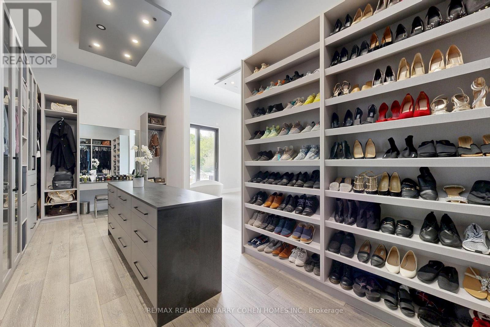 23 Hunters Glen Road, Aurora, Ontario  L4G 6W4 - Photo 14 - N12181635