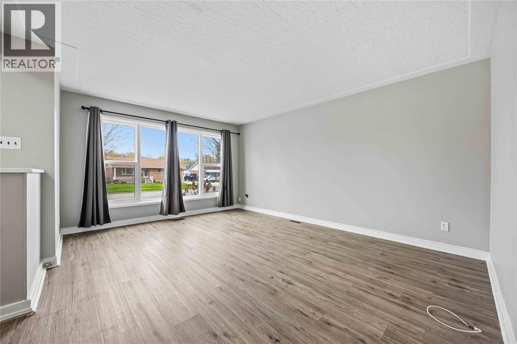 1010 Meighen Crescent, Sarnia, Ontario  N7S 1A8 - Photo 10 - 26009183