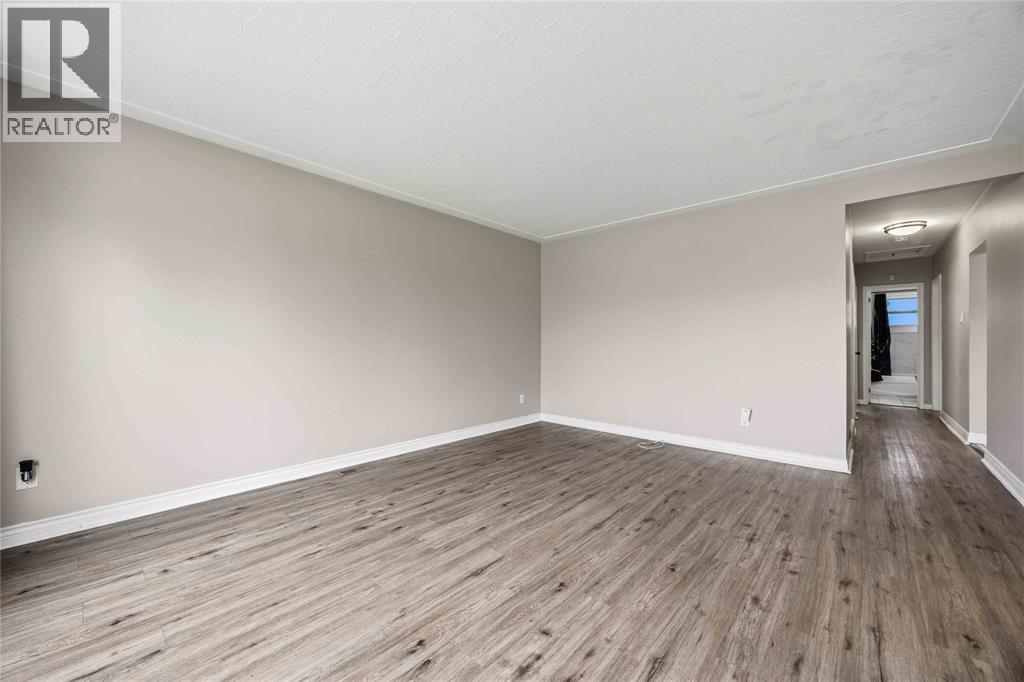 1010 Meighen Crescent, Sarnia, Ontario  N7S 1A8 - Photo 12 - 26009183