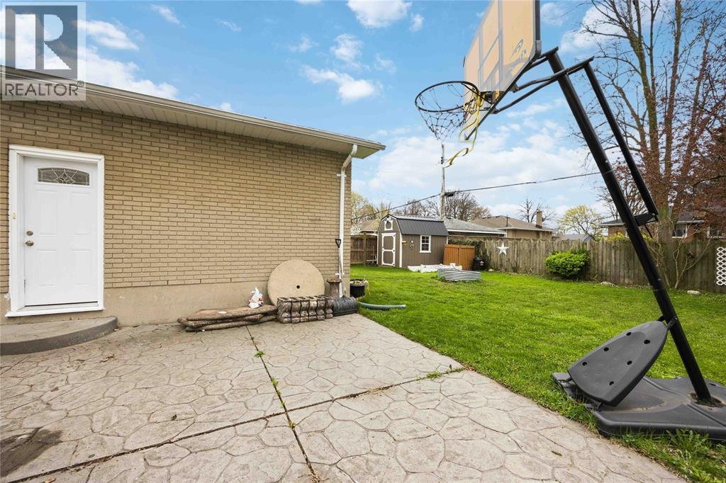 1010 Meighen Crescent, Sarnia, Ontario  N7S 1A8 - Photo 31 - 26009183