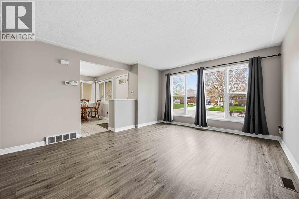 1010 Meighen Crescent, Sarnia, Ontario  N7S 1A8 - Photo 13 - 26009183