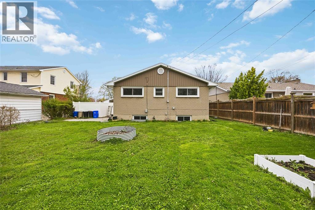 1010 Meighen Crescent, Sarnia, Ontario  N7S 1A8 - Photo 34 - 26009183