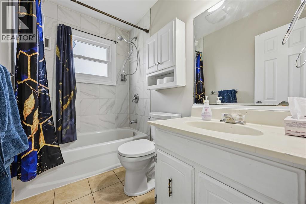 1010 Meighen Crescent, Sarnia, Ontario  N7S 1A8 - Photo 11 - 26009183