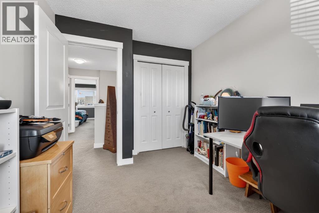 203 Fireside Parkway, Cochrane, Alberta  T4C 0V8 - Photo 18 - A2296249