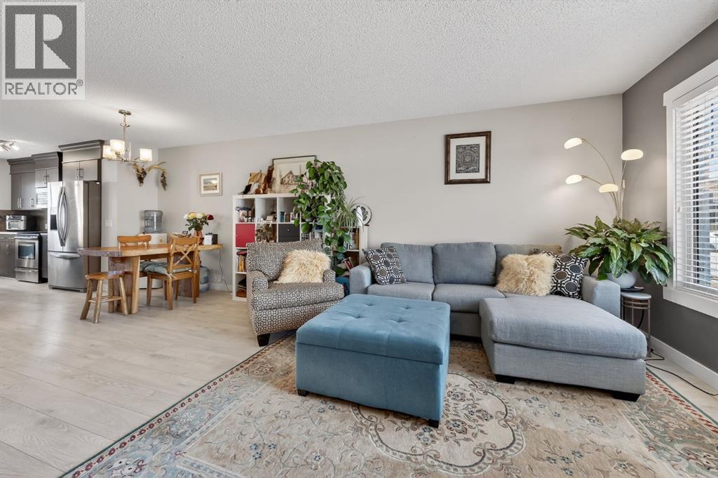 203 Fireside Parkway, Cochrane, Alberta  T4C 0V8 - Photo 5 - A2296249