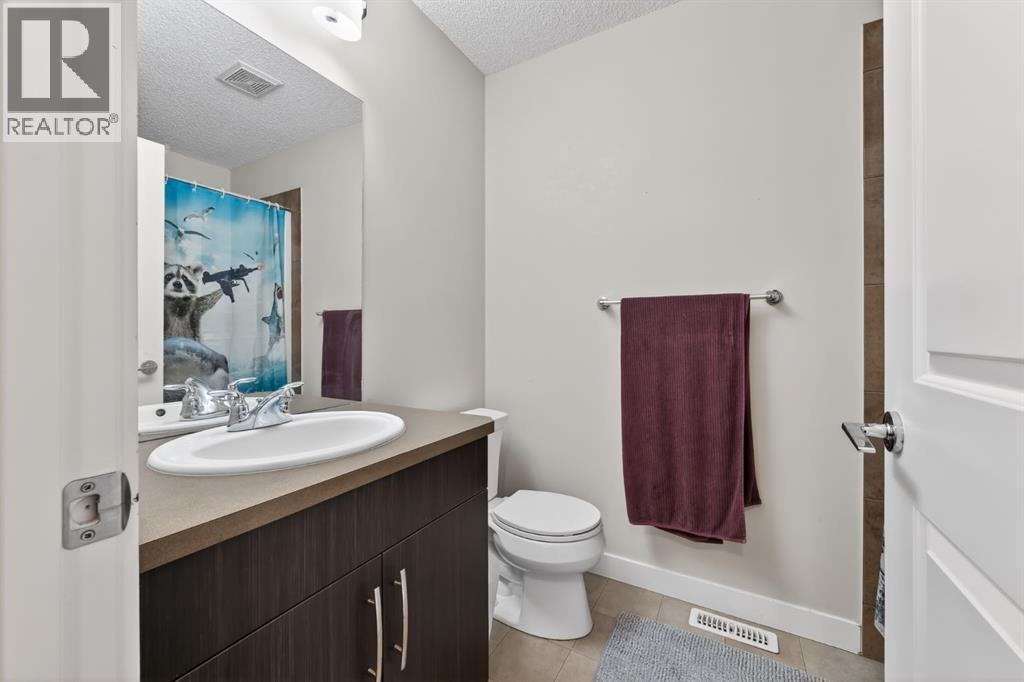 203 Fireside Parkway, Cochrane, Alberta  T4C 0V8 - Photo 12 - A2296249