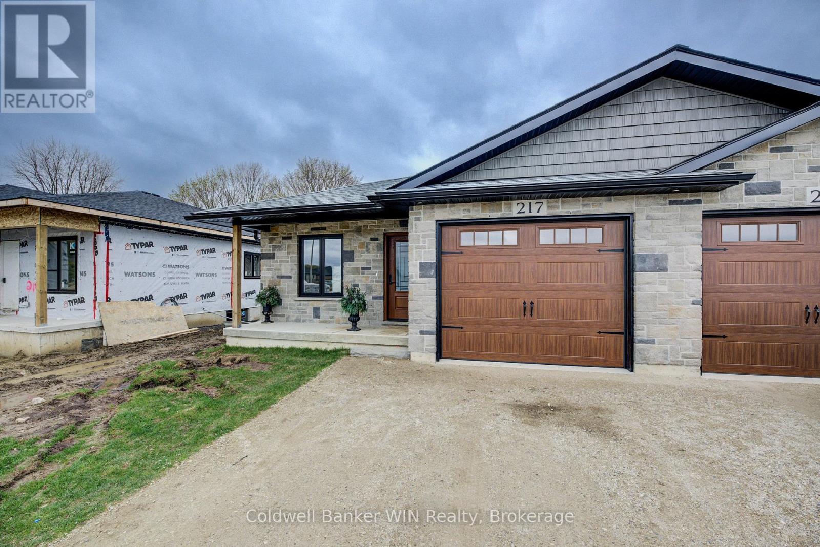 217 Elgin Street, Minto, Ontario  N0G 2P0 - Photo 2 - X13058326