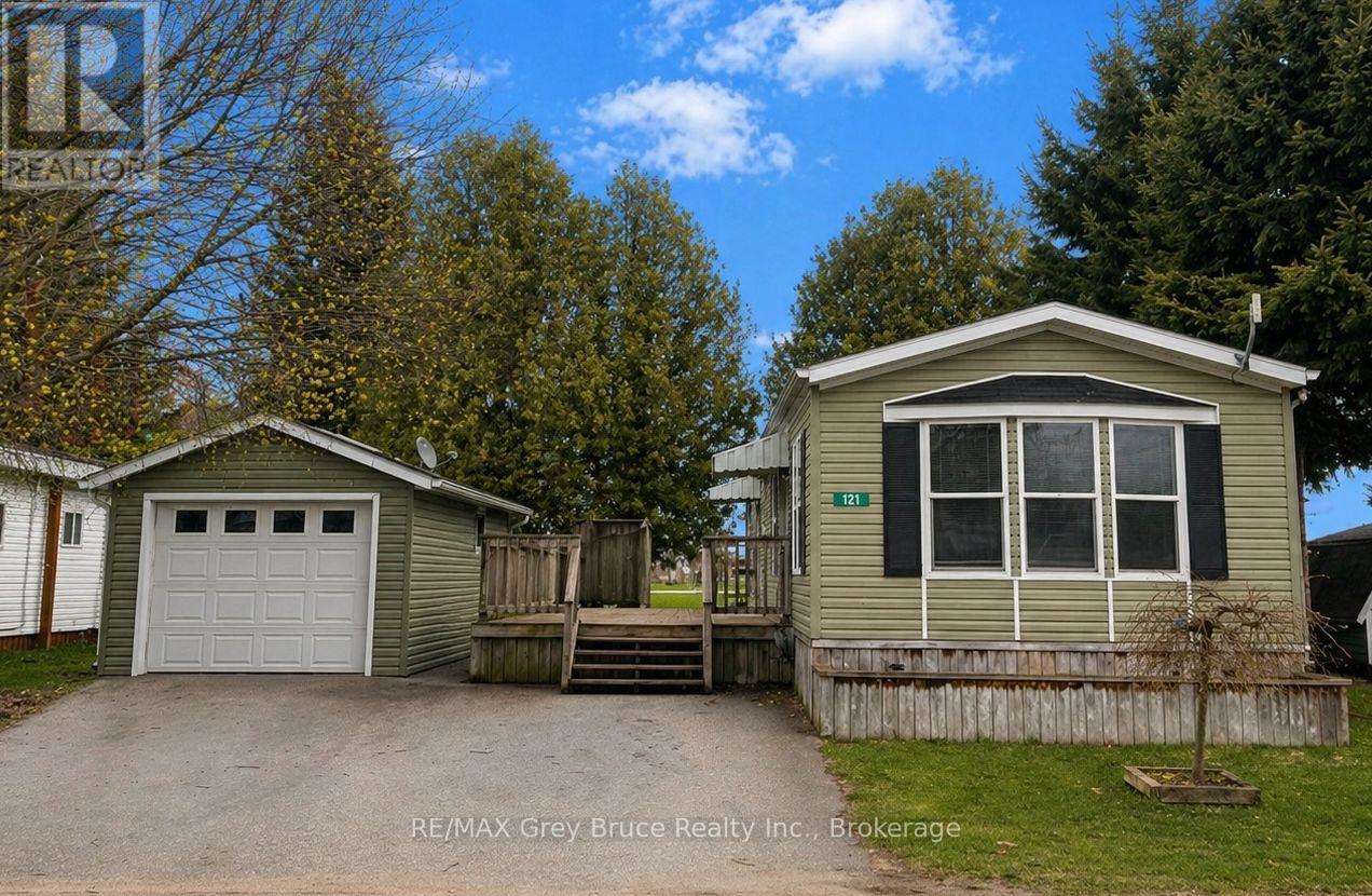 121 SUSSEX SQUARE, Georgian Bluffs, Ontario