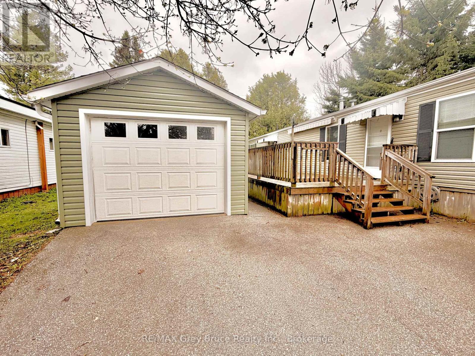 121 Sussex Square, Georgian Bluffs, Ontario  N4K 5N5 - Photo 16 - X13058430