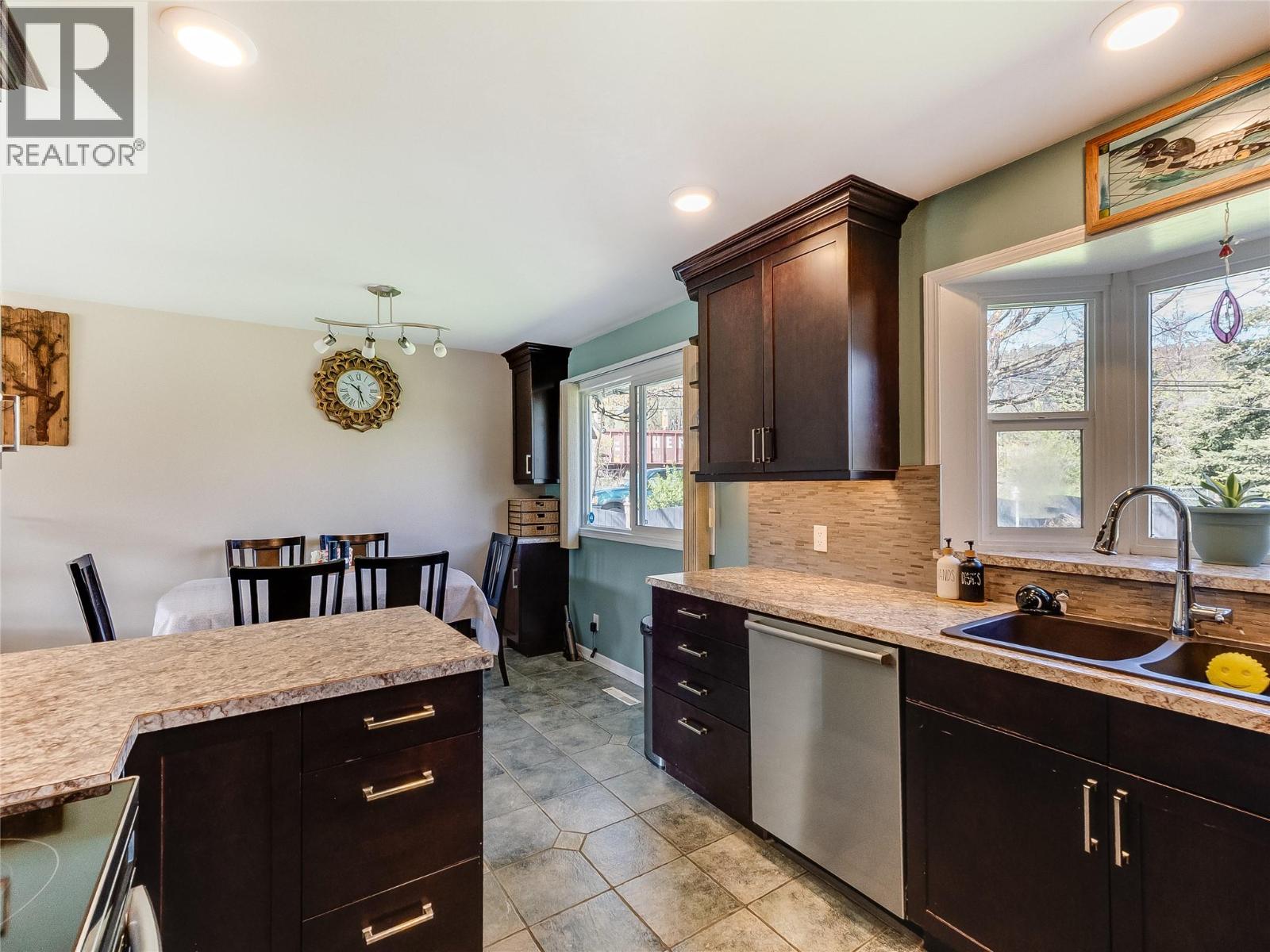 221 Pinewood Drive, Castlegar, British Columbia  V1N 2M5 - Photo 22 - 10385052