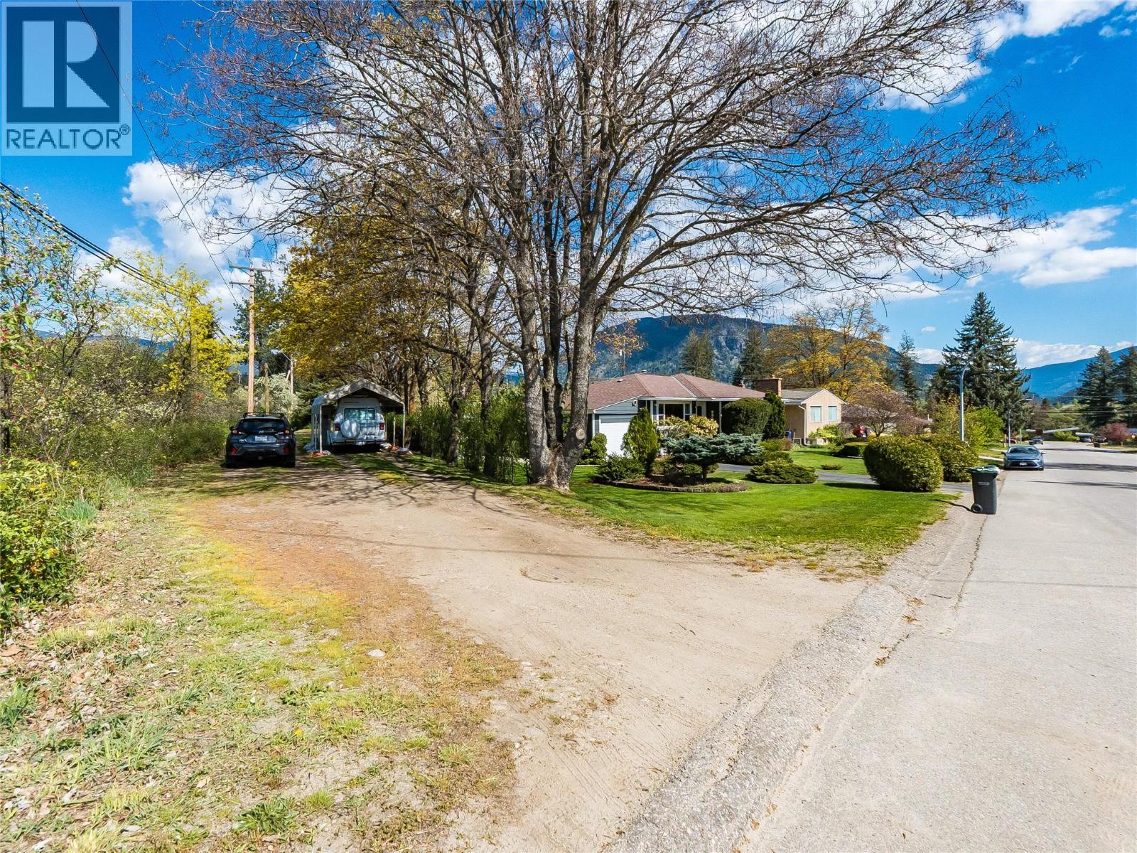221 Pinewood Drive, Castlegar, British Columbia  V1N 2M5 - Photo 52 - 10385052
