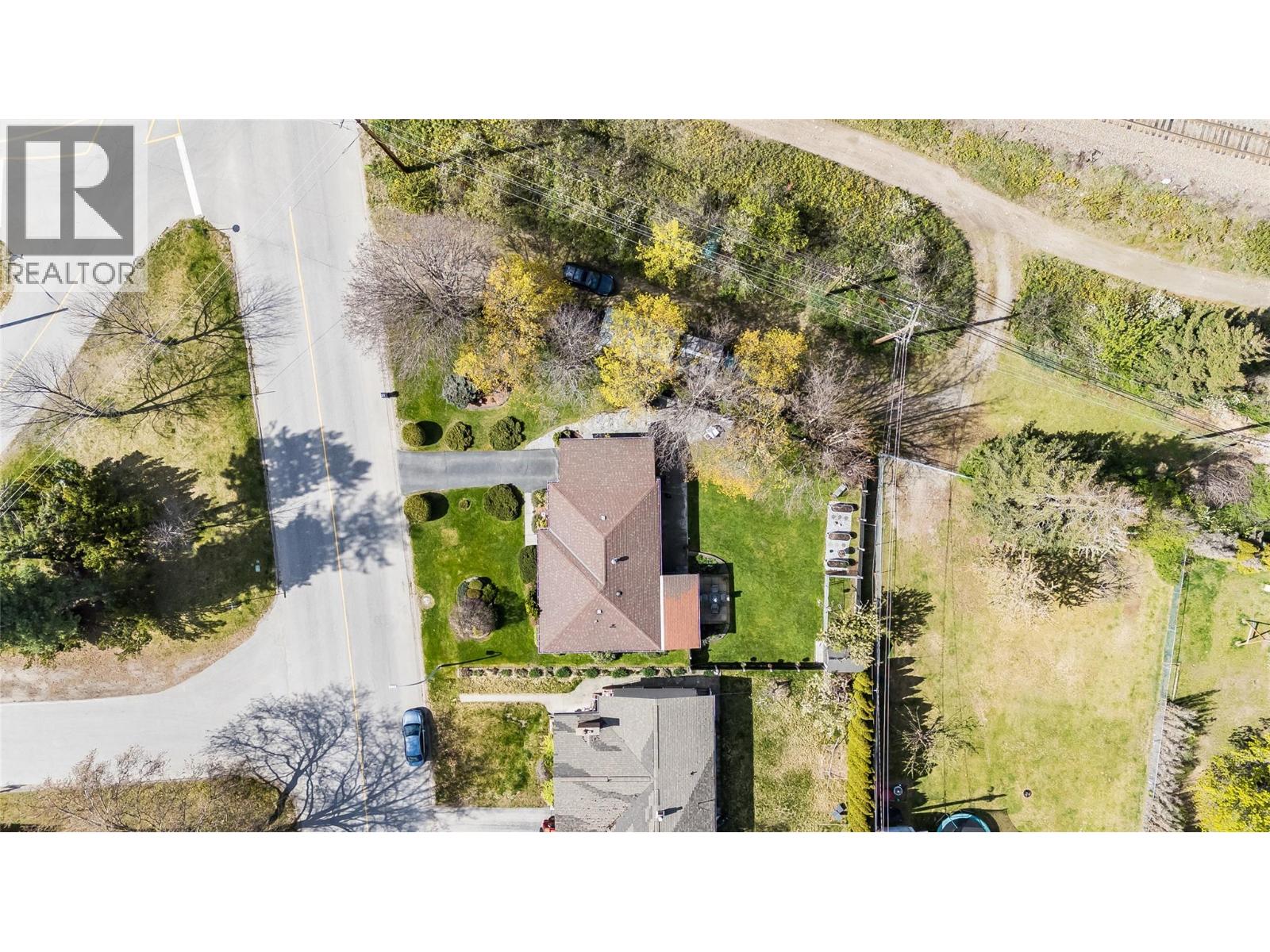 221 Pinewood Drive, Castlegar, British Columbia  V1N 2M5 - Photo 57 - 10385052