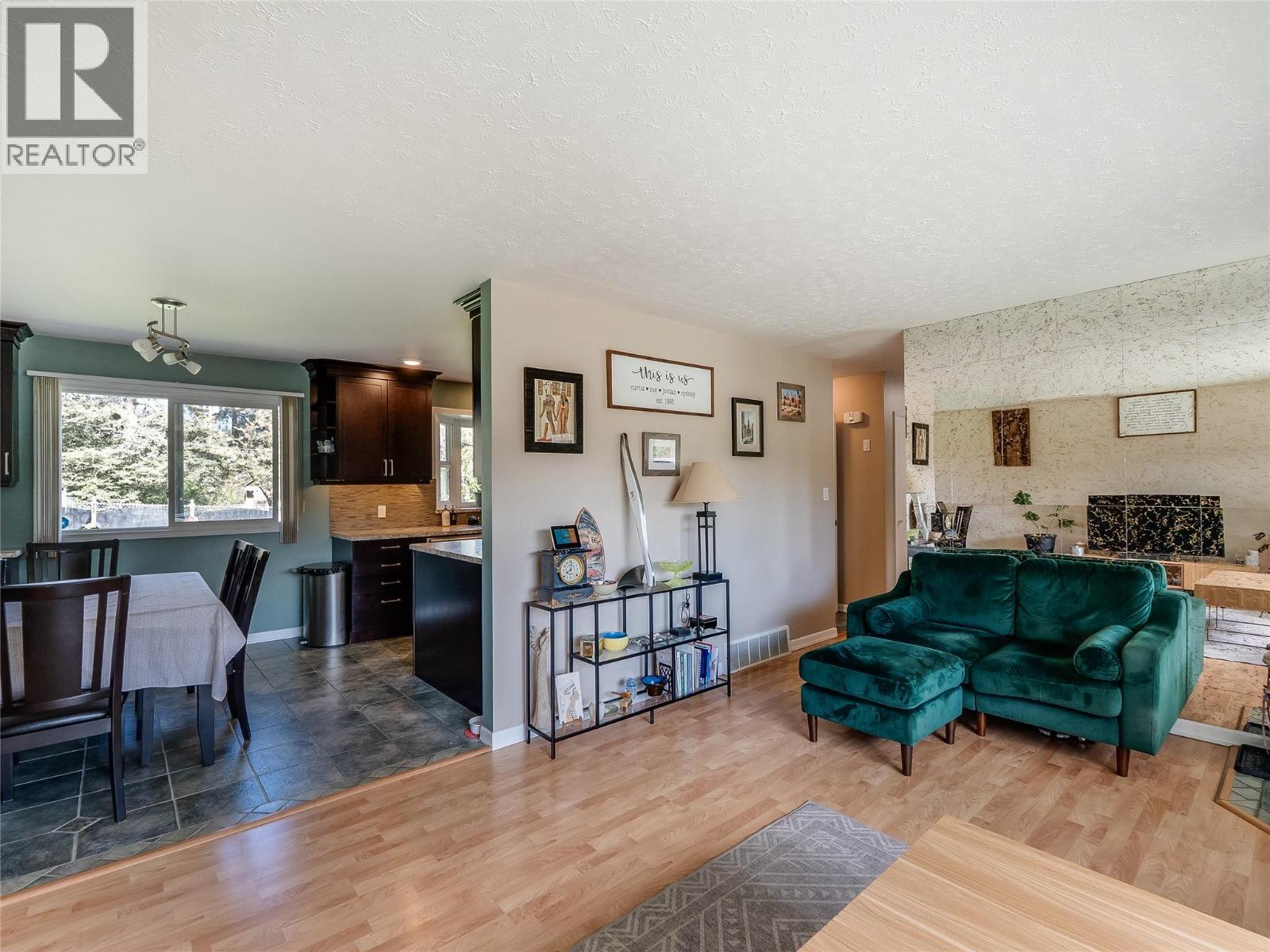 221 Pinewood Drive, Castlegar, British Columbia  V1N 2M5 - Photo 14 - 10385052