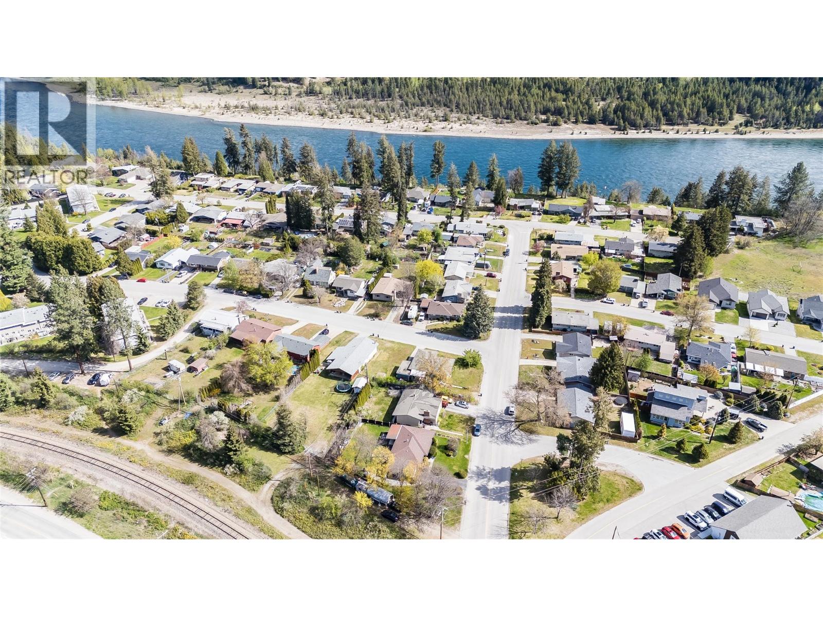 221 Pinewood Drive, Castlegar, British Columbia  V1N 2M5 - Photo 59 - 10385052