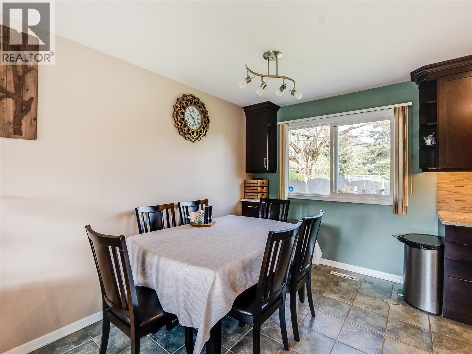 221 Pinewood Drive, Castlegar, British Columbia  V1N 2M5 - Photo 15 - 10385052