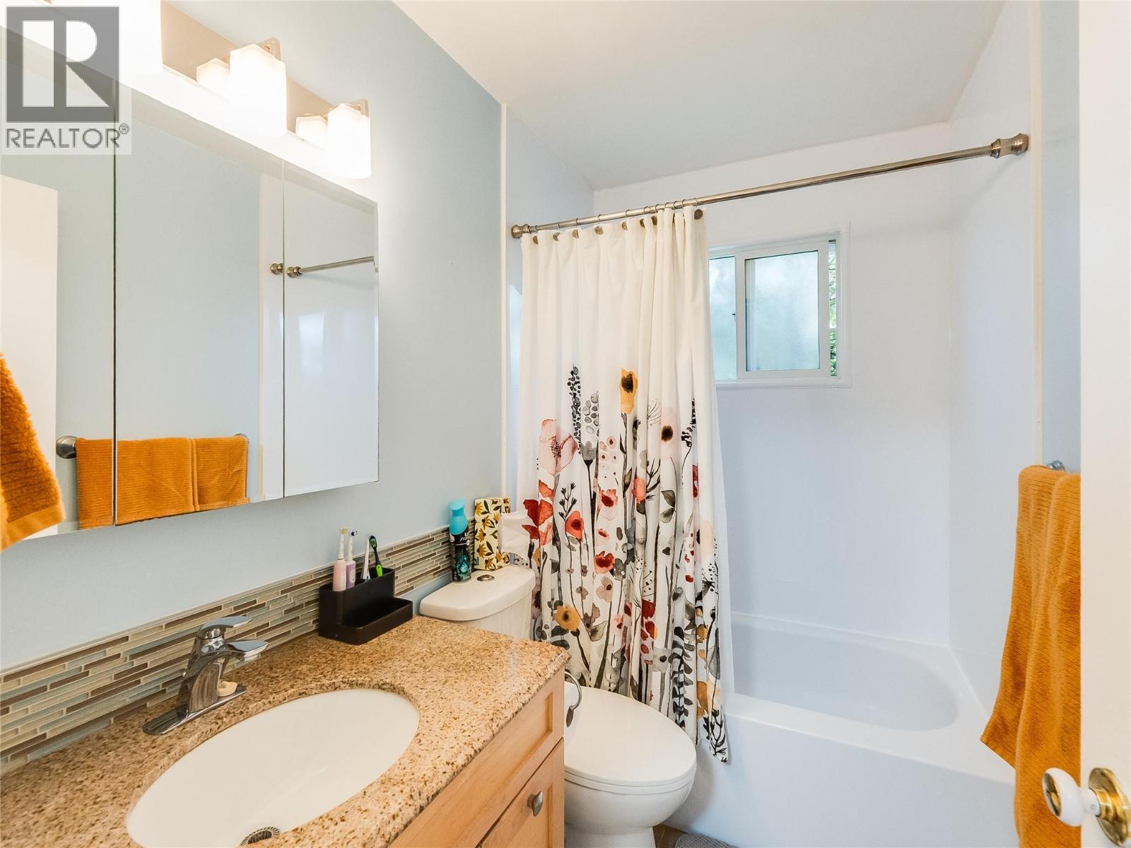 221 Pinewood Drive, Castlegar, British Columbia  V1N 2M5 - Photo 27 - 10385052