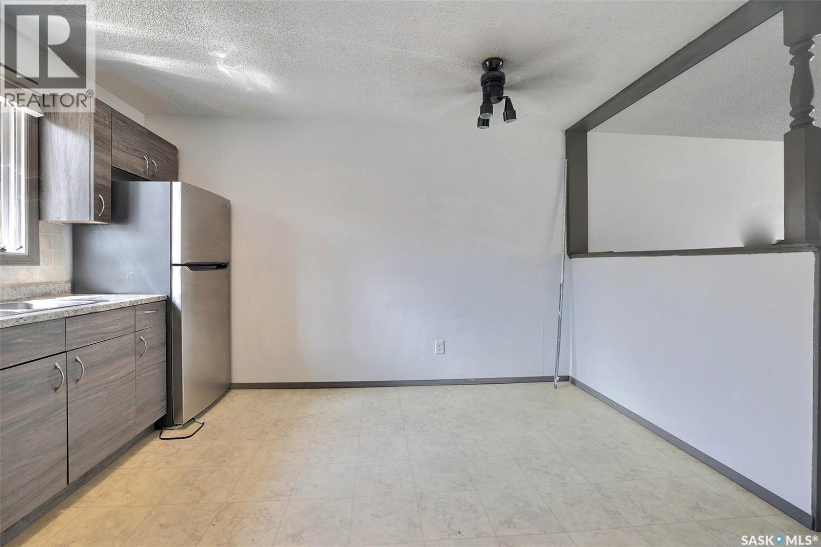 51 Spruceview Road, Regina, Saskatchewan  S4R 0E1 - Photo 10 - SK034256