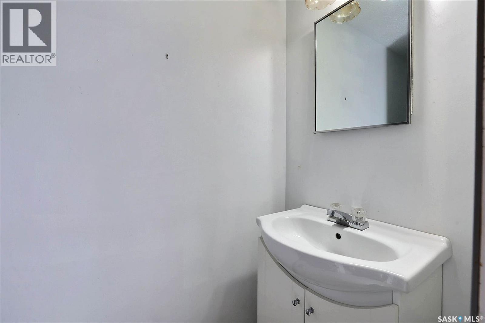 51 Spruceview Road, Regina, Saskatchewan  S4R 0E1 - Photo 11 - SK034256