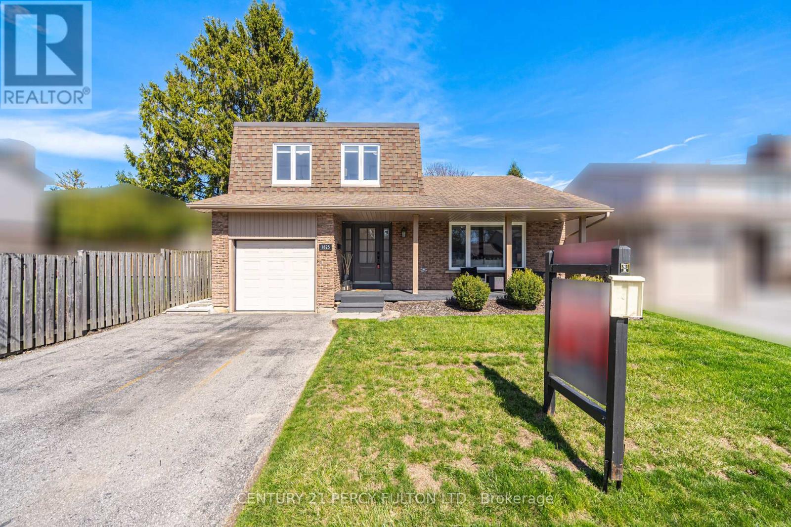 1825 BRONTE SQUARE, Pickering, Ontario