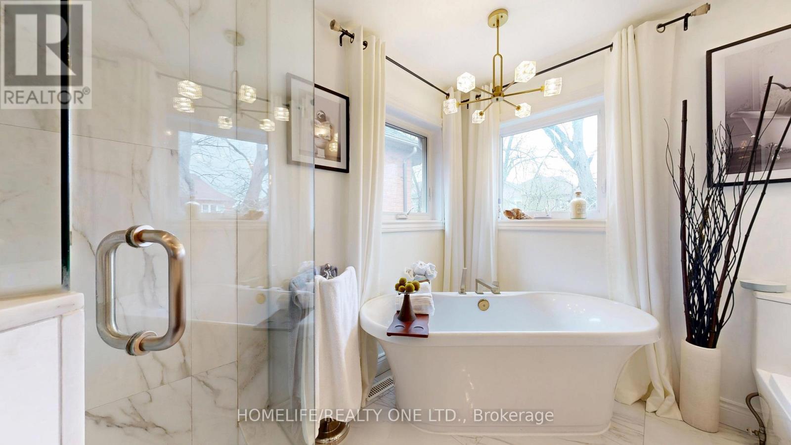 96 Estate Garden Drive, Richmond Hill, Ontario  L4E 3V6 - Photo 37 - N13058338