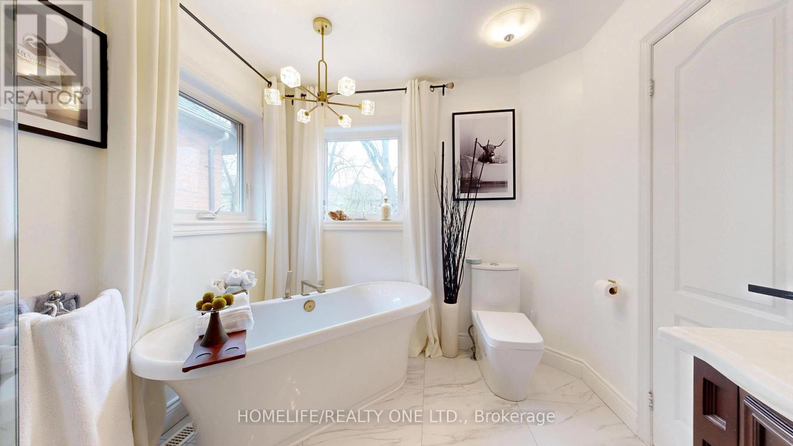 96 Estate Garden Drive, Richmond Hill, Ontario  L4E 3V6 - Photo 38 - N13058338