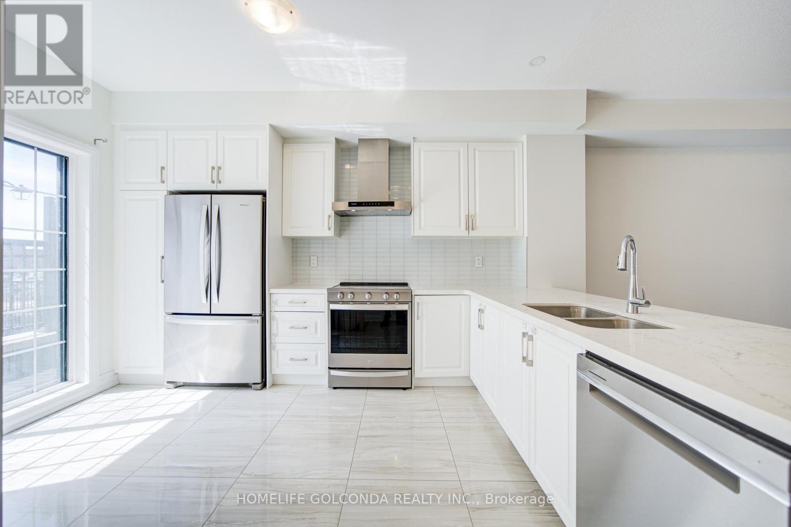 7 Maybank Lane, Whitchurch-Stouffville, Ontario  L4A 4X7 - Photo 10 - N13058478