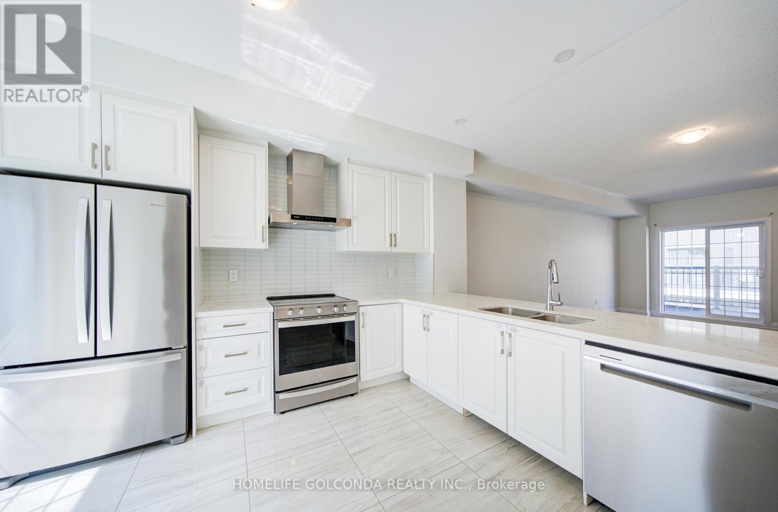 7 Maybank Lane, Whitchurch-Stouffville, Ontario  L4A 4X7 - Photo 11 - N13058478