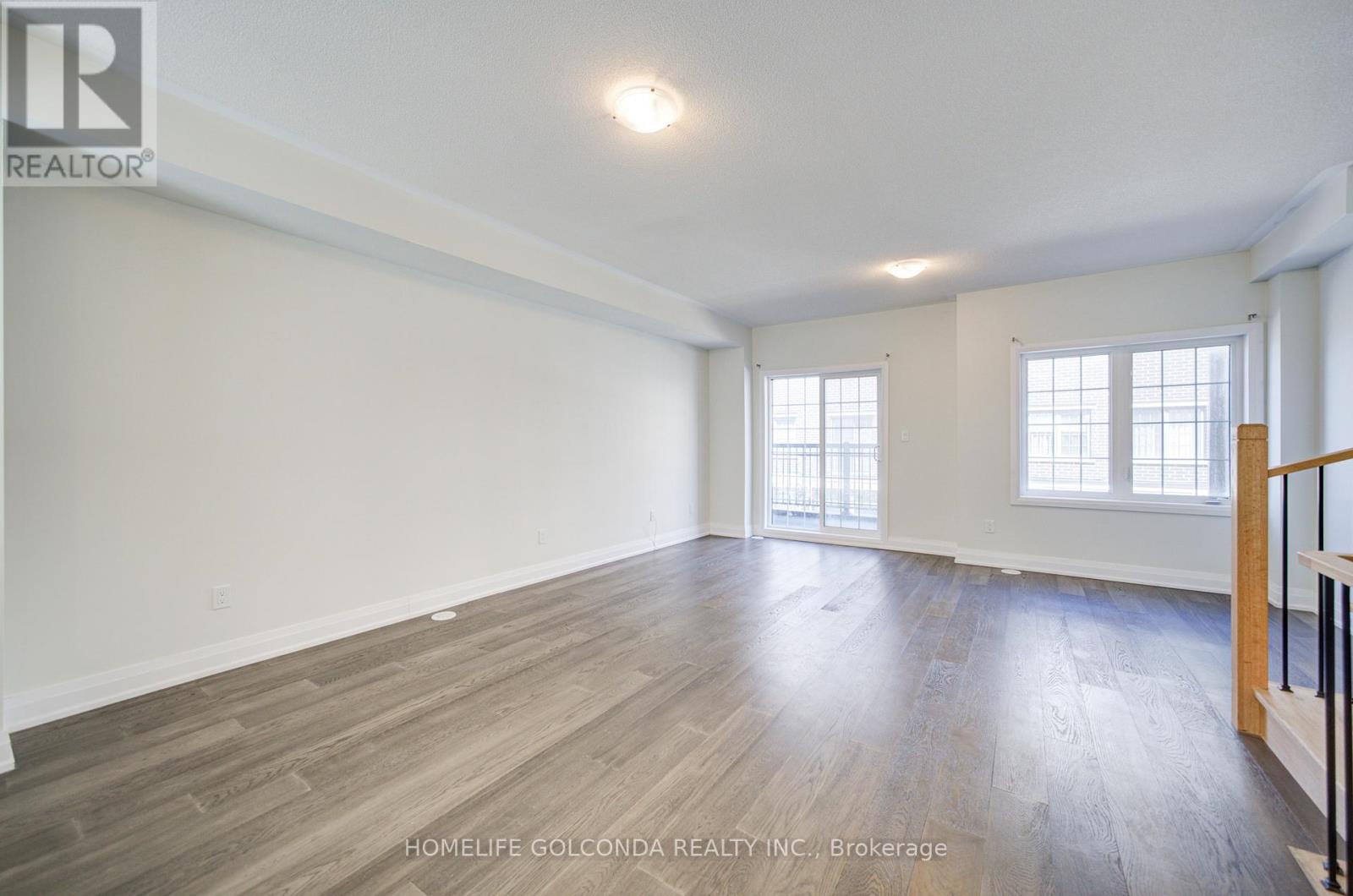 7 Maybank Lane, Whitchurch-Stouffville, Ontario  L4A 4X7 - Photo 5 - N13058478