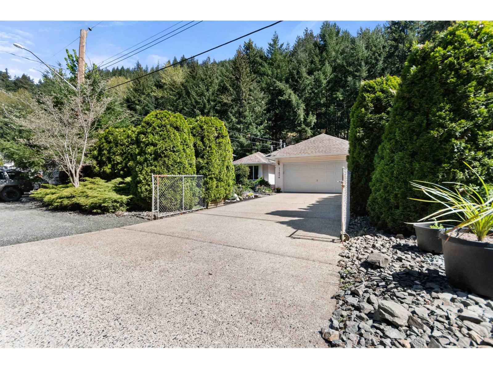 21454 Richmond Drive, Hope, Hope, British Columbia  V0X 1L1 - Photo 3 - R3115940