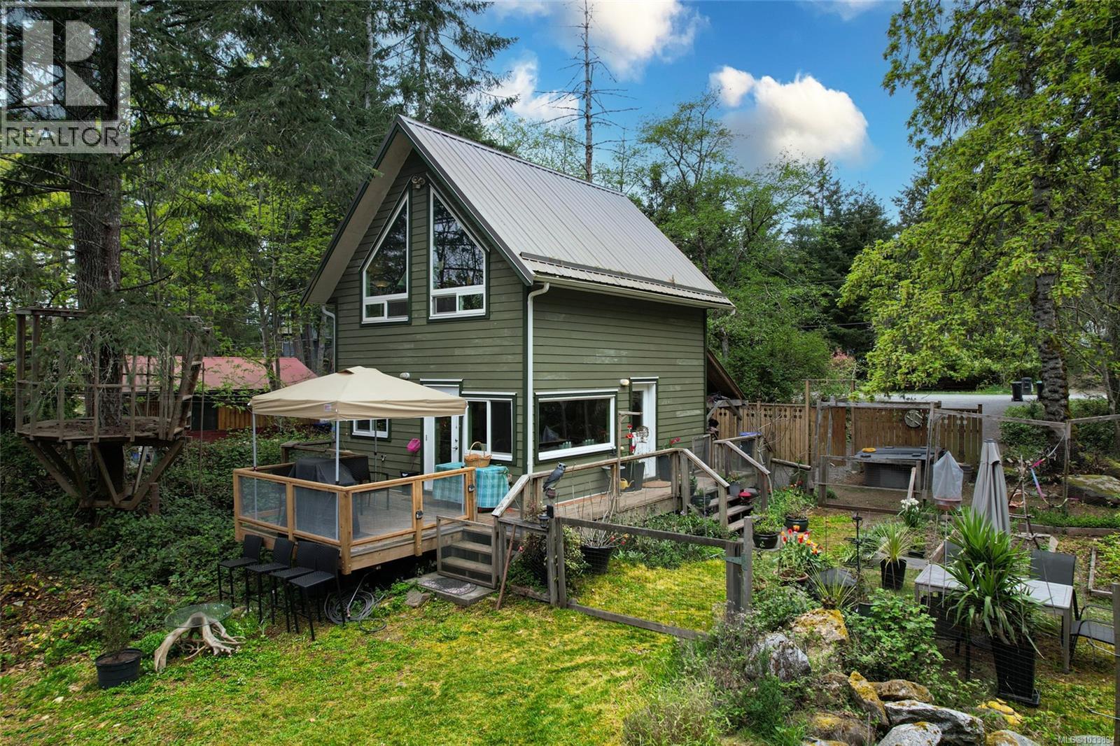 3055 Mander Rd, Gabriola Island, British Columbia  V0R 1X7 - Photo 1 - 1033894