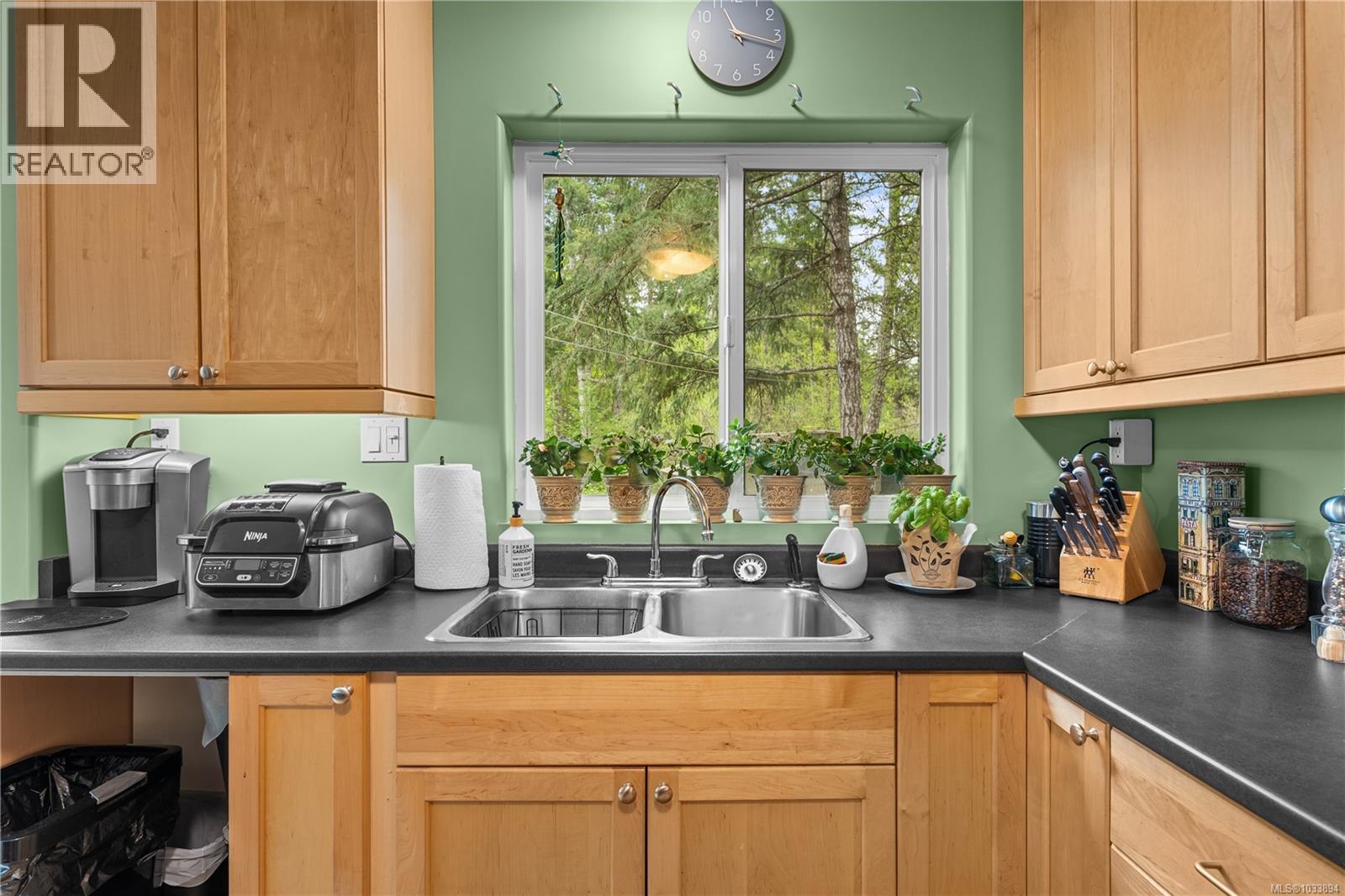 3055 Mander Rd, Gabriola Island, British Columbia  V0R 1X7 - Photo 4 - 1033894