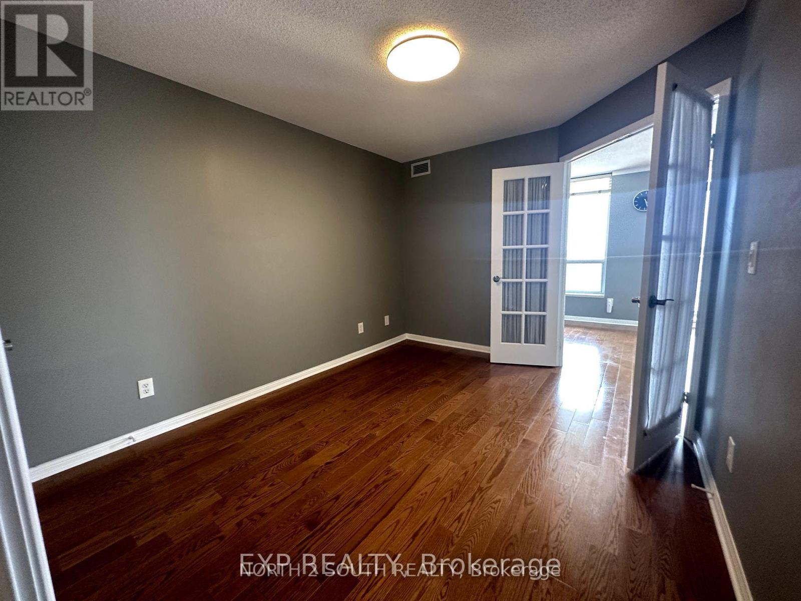 1002 - 1150 Parkwest Place, Mississauga, Ontario  L5E 3K4 - Photo 8 - W13058406