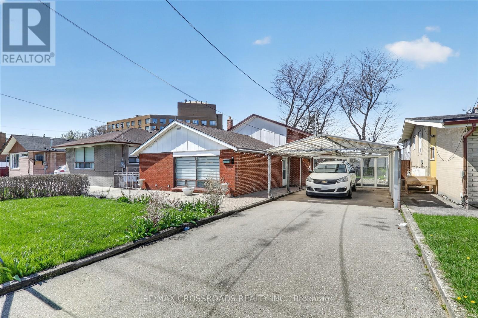 18 DE MARCO BOULEVARD, Toronto, Ontario