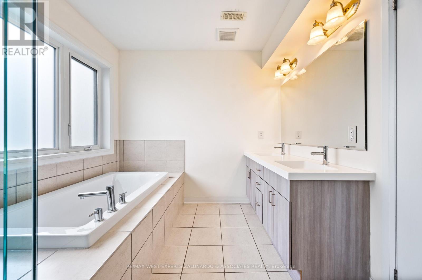 3 - 120 Frederick Tisdale Drive, Toronto, Ontario  M3K 0A8 - Photo 30 - W13058586